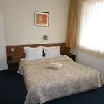 Deskoni's Place Guest house 2*