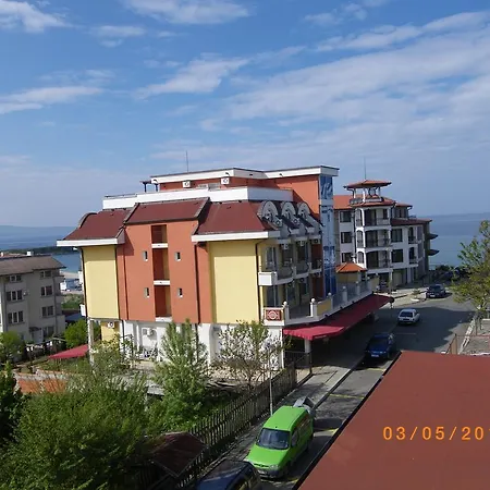Konukevi Deskoni's Place 2*
